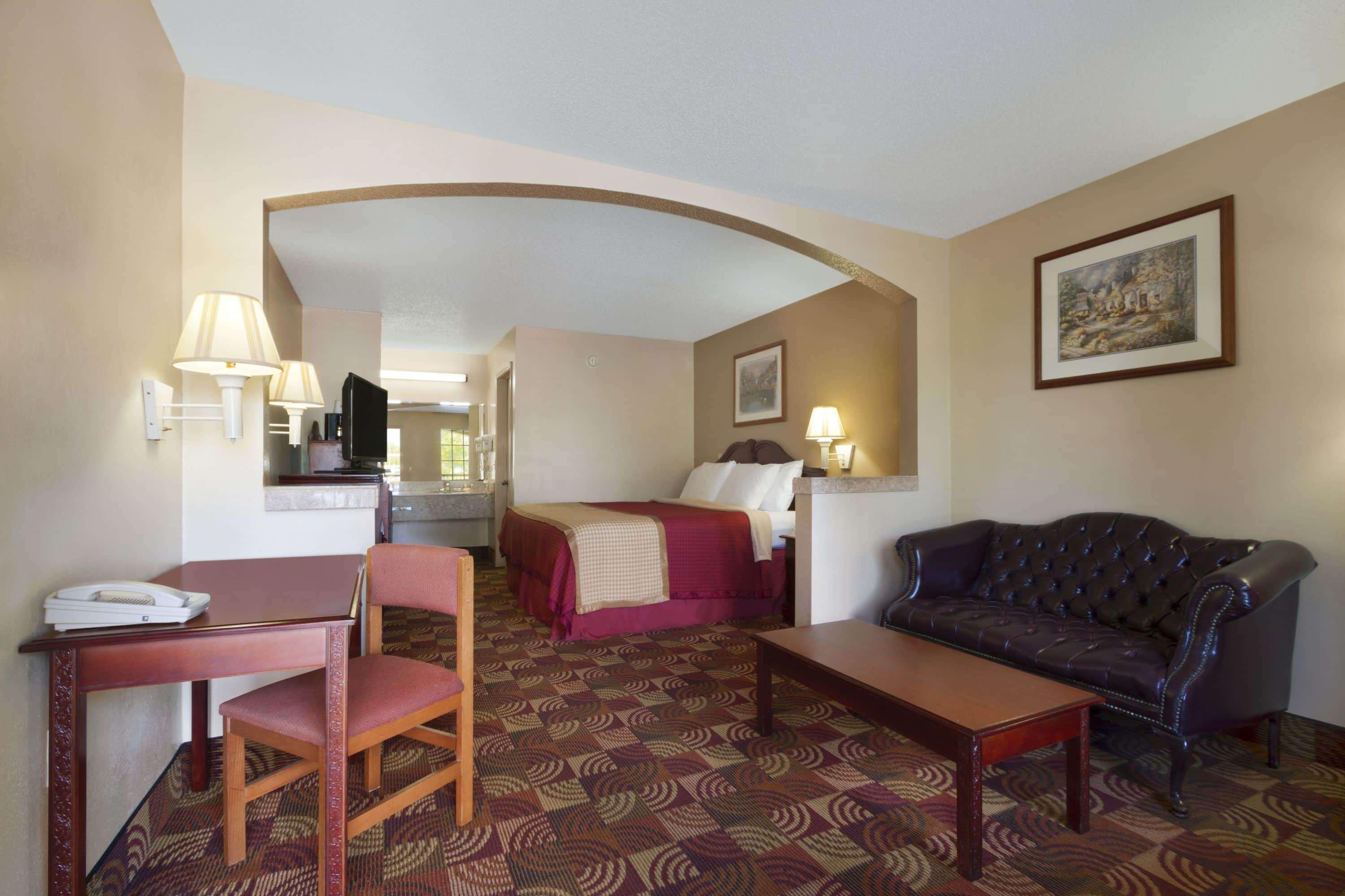 Days & By Wyndham - Univ. Of Alabama Tuscaloosa